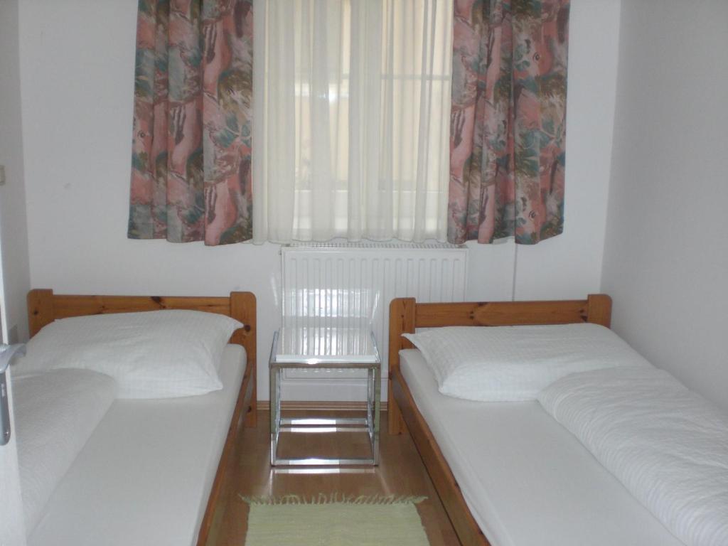 Privatzimmer Familie Wagner Poechlarn Bilik gambar